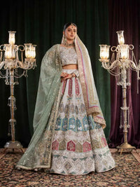 Mehr-un-Nisa – Pakistani Bridal Couture by Ahsan Tariq Couture – view 5