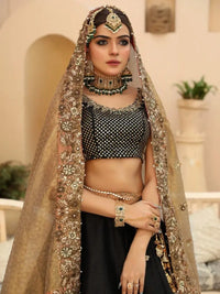NAYAB – Pakistani Bridal Couture by Ahsan Tariq Couture – view 4