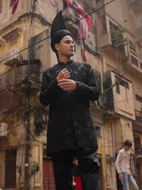Haveli – Pakistani Groom Sherwani by Ahsan Tariq Couture – view 1