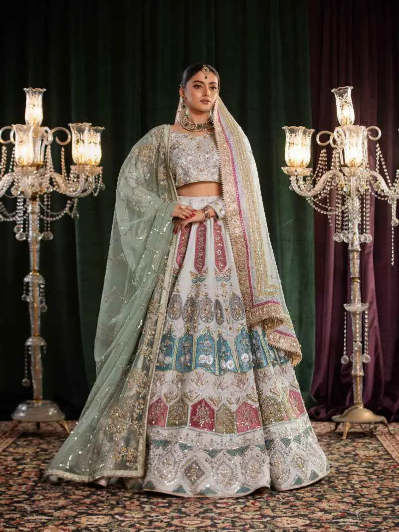 Mehr-un-Nisa – Pakistani Bridal Couture by Ahsan Tariq Couture – view 5