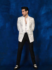 Notte di Lusso | ISHQ EIDT'26 – Pakistani Formal Suit by Ahsan Tariq Couture – view 3