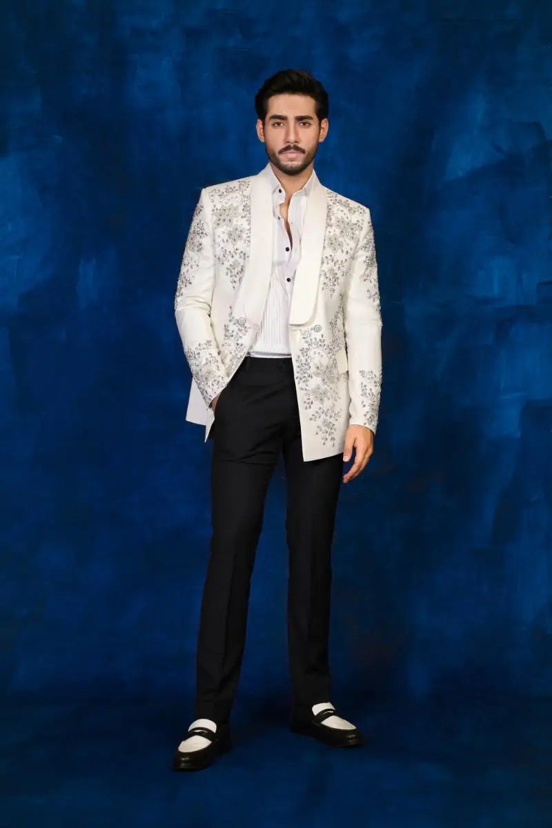 White embroidered blazer with silver floral patterns from notte di lusso collection for elegant festive occasions