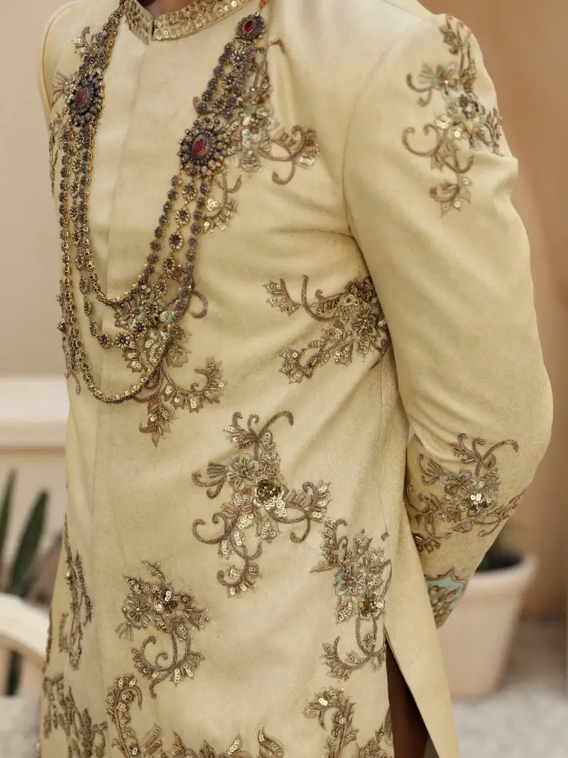 Sahar – Pakistani Groom Sherwani by Ahsan Tariq Couture – view 5