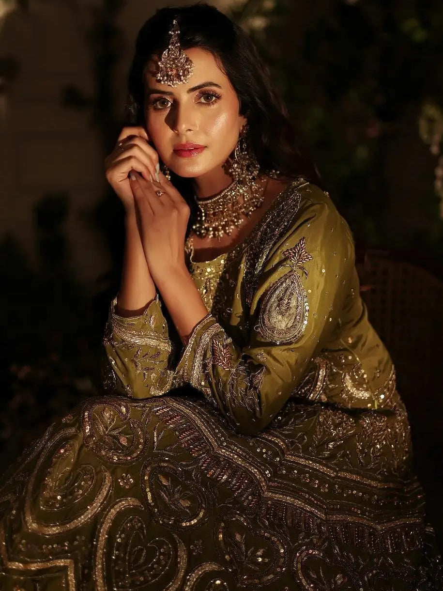 Zebaish – Pakistani Womenswear by Ahsan Tariq Couture – view 2